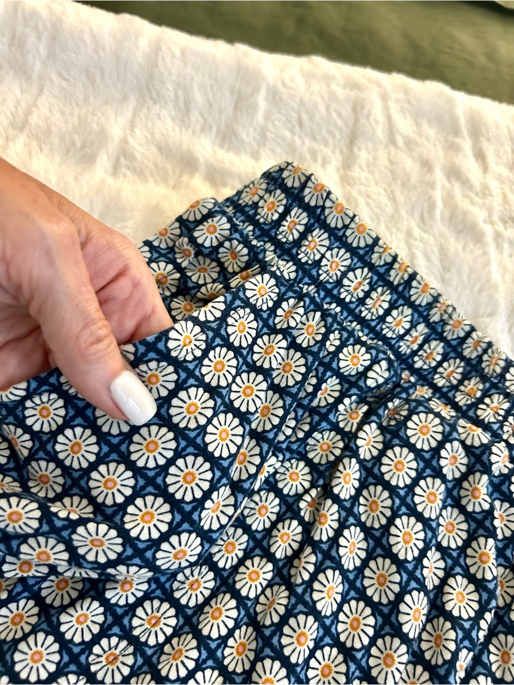 Max Studio Navy and White Daisy-Print A-Line Skirt. 19”
